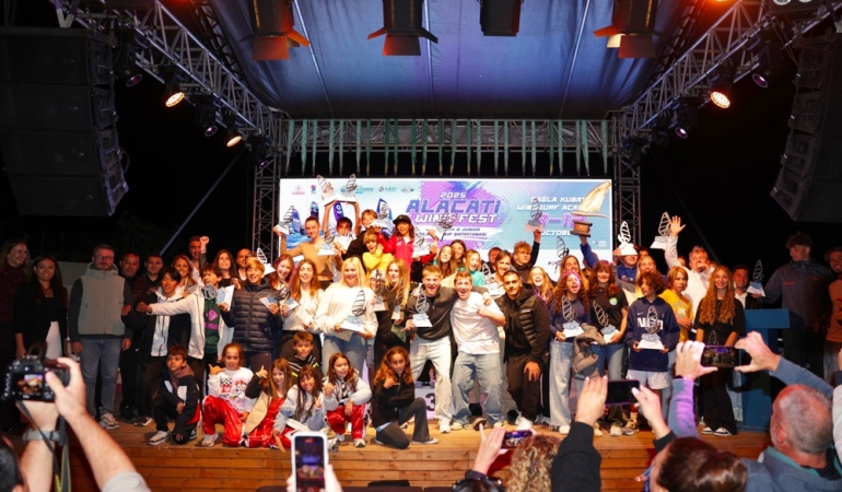 Alaçatı Windfest’te ödüller sahiplerini buldu PHOTO-2025-10-12-20-34-35 4