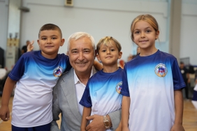Başkan_ve_sporcular