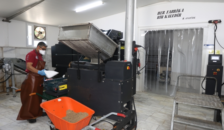 Büyükşehir Can Dostları Unutmuyor 42 Ton Mama Üretildi (5)