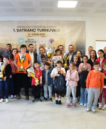 Büyükşehir Satranç Yarışmasında Ödüller Sahiplerini Buldu (27)