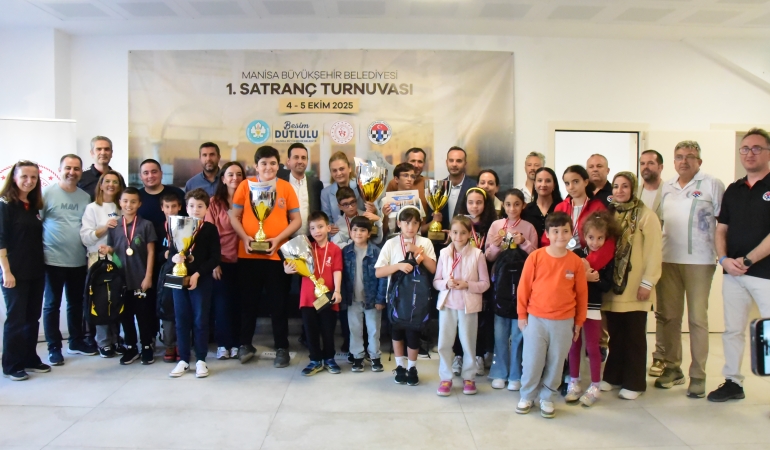 Büyükşehir Satranç Yarışmasında Ödüller Sahiplerini Buldu (27)