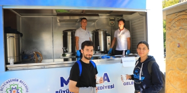 Büyükşehir Sıcak bir Çorba ile Öğrencilerin Yanında (3)