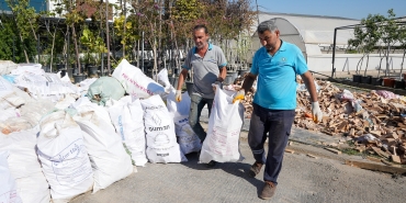 Gaziemir Belediyesi’nden yurttaşlara yakacak odun desteği (6)