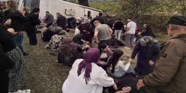 Izmir-den-Denizliye-giden-tur-otobusu-devrildi-1-olu-32-yarali-373175_news_big