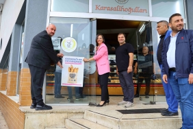 Karabağlar Belediyesi Askıda Ekmek projesini başlattı (3)