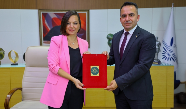 Karabağlar Belediyesi işçilere yüksek promosyon (1)