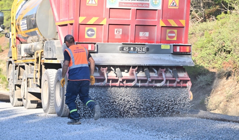 Kırkağaç’ın Yolları Güzelleşiyor (3)