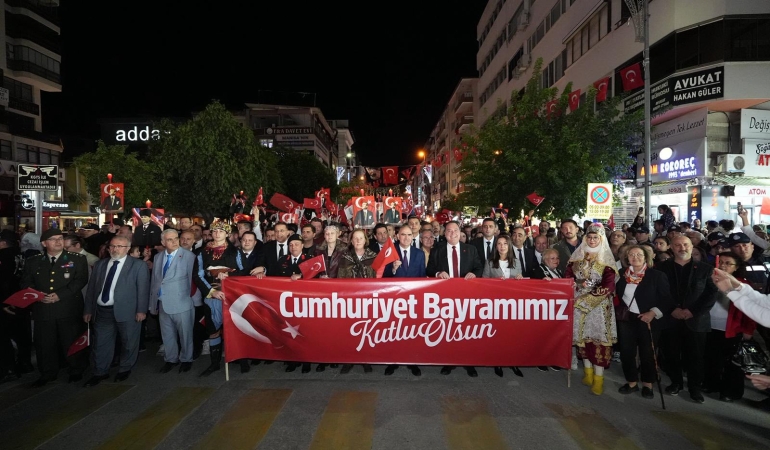 Manisa’da Cumhuriyet’in 102. Yılına Görkemli Kutlama (21)