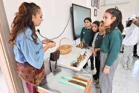 Manisalı Öğrenciler Arıların Önemini Öğreniyor (1)