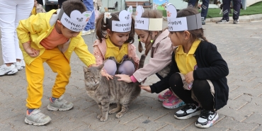 Minik Yürekler Can Dostlarla Buluştu (8)