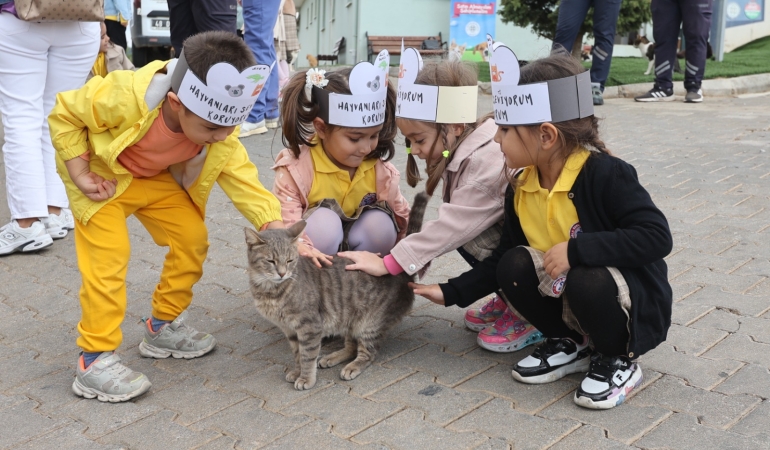 Minik Yürekler Can Dostlarla Buluştu (8)