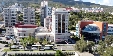 NARLIDERE BELEDİYESİ’NDEN MİNİK ÖĞRENCİLERE ÇANTA VE KIRTASİYE DESTEĞİ