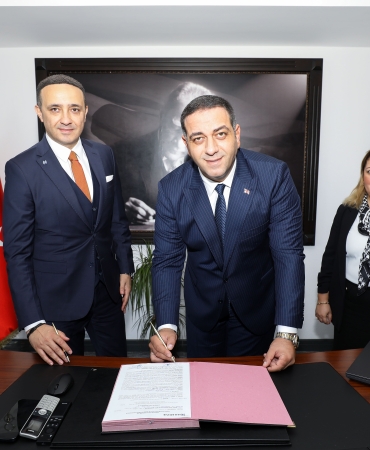 Narlıdere Belediye Başkanı Erman Uzun ve Halk Bankası Narlıdere Şube Müdürü İlker Özbek