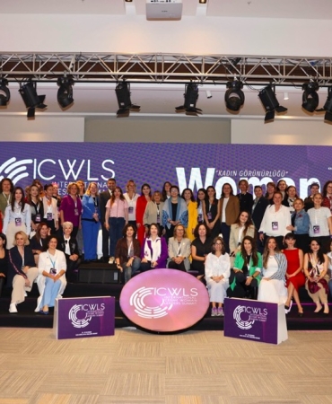 Uluslararası Çeşme Kadın Liderler Zirvesi dayanışma ve umut mesajlarıyla sona erdiPHOTO-2025-10-25-17-29-04 (1)