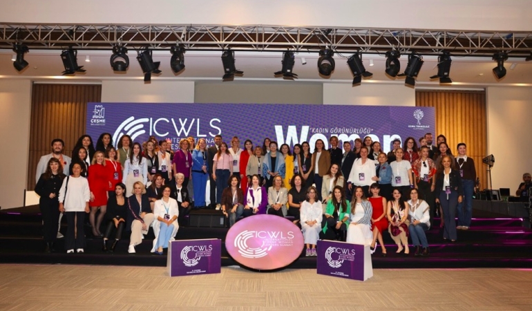 Uluslararası Çeşme Kadın Liderler Zirvesi dayanışma ve umut mesajlarıyla sona erdiPHOTO-2025-10-25-17-29-04 (1)