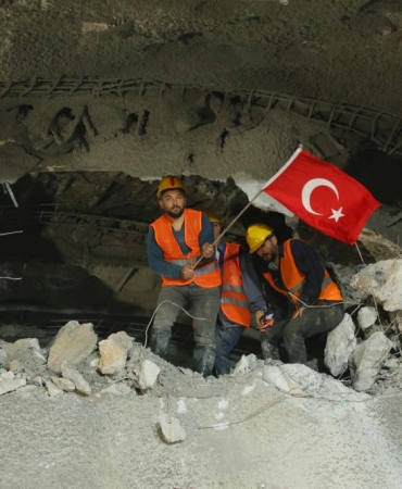 ankara-izmir-arasi-seyahat-suresi-dusuyor-koroglu-tunelinde-isik-gorundu-resim-1