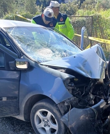 germencik-te-sulama-kanalina-carpan-otomobilin-surucusu-hayatini-kaybetti-1200-545609