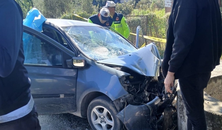 germencik-te-sulama-kanalina-carpan-otomobilin-surucusu-hayatini-kaybetti-1200-545609