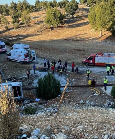 mersinde-tarim-iscilerini-tasiyan-minibus-sarampole-yuvarlandi-5-kisi-hayatini-kaybetti-1