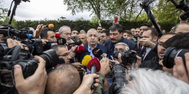 Zafer Partisi Genel Başkanı Özdağ, Meclis önünde açıklama yaptı: