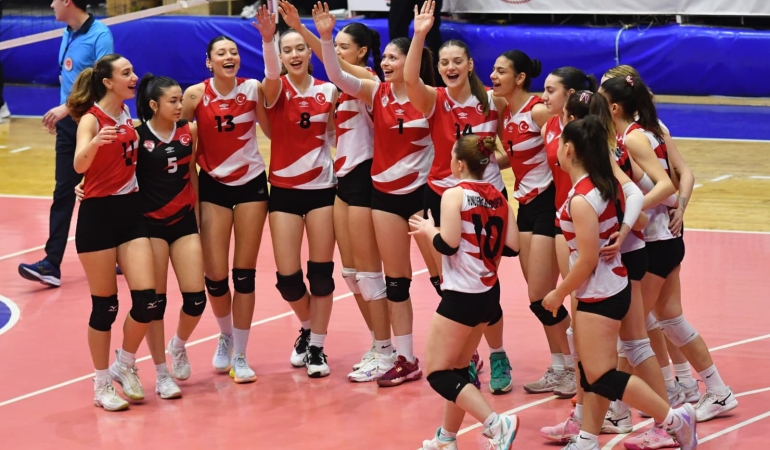 Yunusemre’nin Sultanları Ligde kaldı