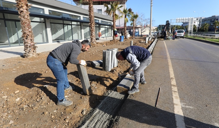 Menderes Belediyesinden kaldırım çalışması