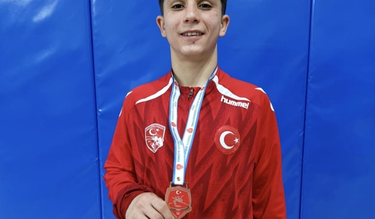 Hakim Beytullah Kalay’dan altın madalya