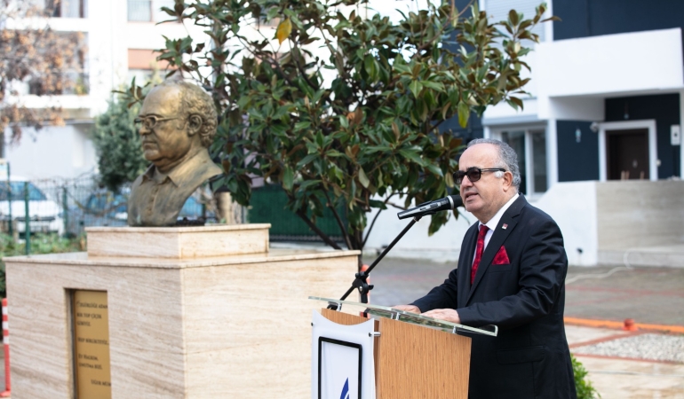 Güzelbahçeliler Mumcu’yu Unutmadı