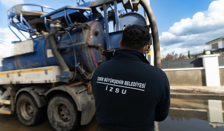 İzmir’de Yağış Alarmı Sürüyor