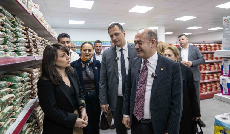 CHP’li Karabat’tan Bornova’ya tam not: Ekonomik krize karşı çözüm CHP’li belediyelerin sosyal projeleridir