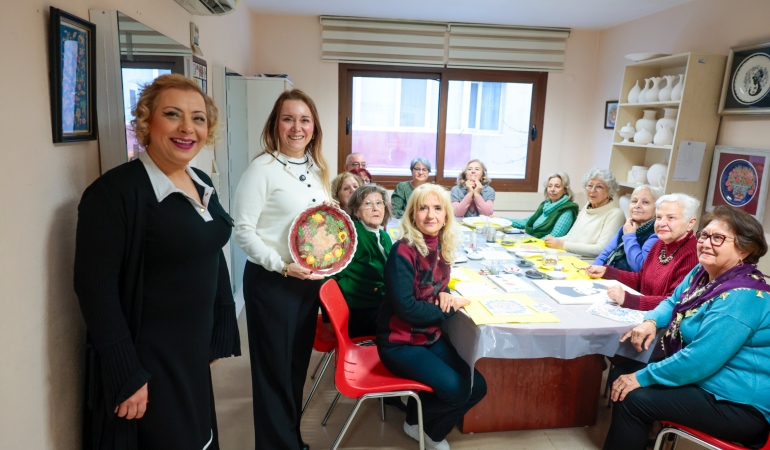 Mutlu’dan Konak’ın fark yaratan merkezine ziyaret