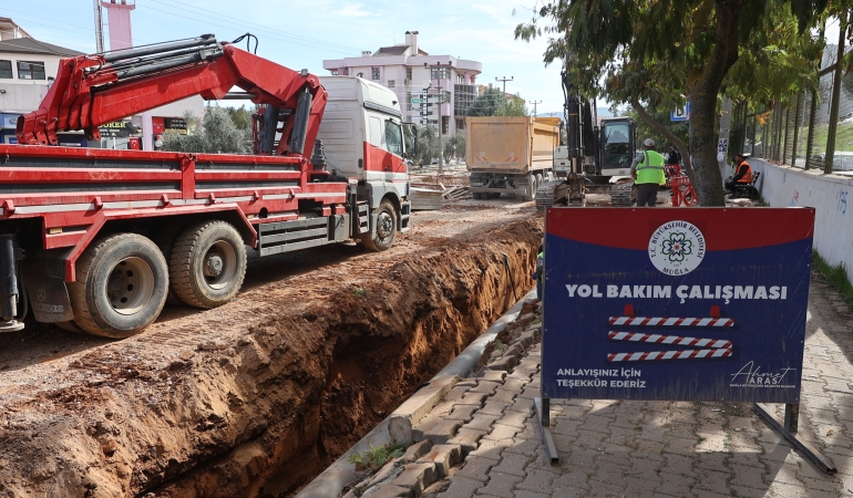 Muğla Büyükşehir, Menteşe’de Yol Yatırımlarını Aralıksız Sürdürüyor