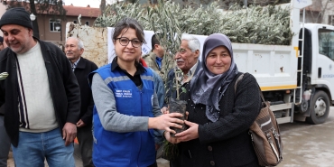 Büyükşehir’den Ula’da Üreticiye Zeytin ve Ceviz Fidanı Desteği (1)