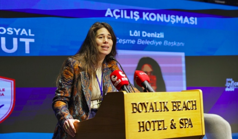 Çeşme’de tarihi adım_ Kiralık Sosyal Konut Sempozyumu gerçekleştirildiPHOTO-2026-01-16-12-27-34