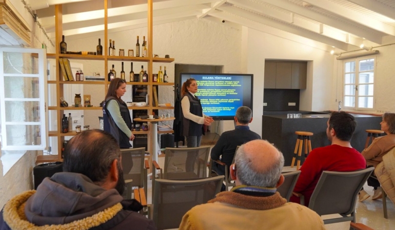 Çeşme’de tarım eğitimlerine yoğun ilgiPHOTO-2026-01-23-14-48-37 2