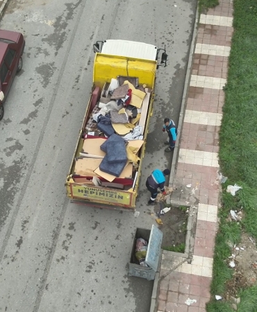 Eski Eşyan Hayat Bulsun Sokağa Atma, Belediyeyi Ara (11)