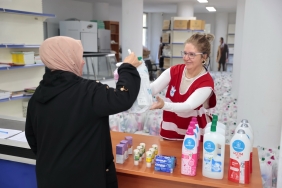 Konak’tan ihtiyaç sahiplerine temizlik ve hijyen malzemesi desteği (1)