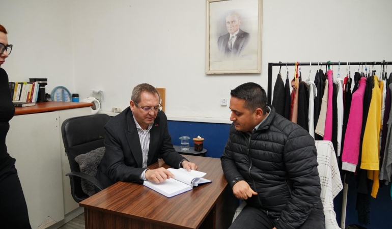 MADDİ DURUMU YETERSİZ VATANDAŞLARA ÜCRETSİZ SOSYAL MARKET DESTEĞİ (7)