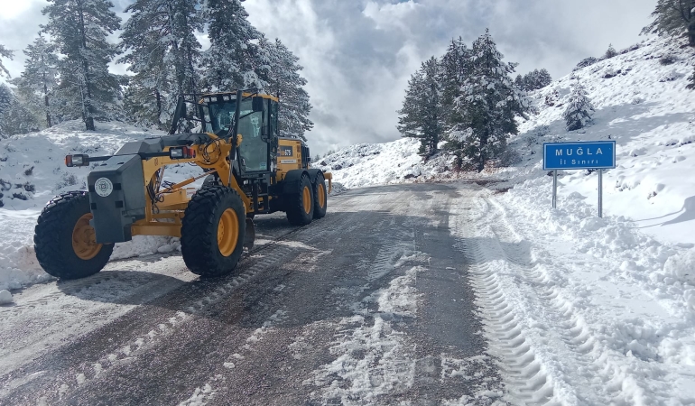 Muğla’da Karla Mücadele Aralıksız Devam Ediyor (3)