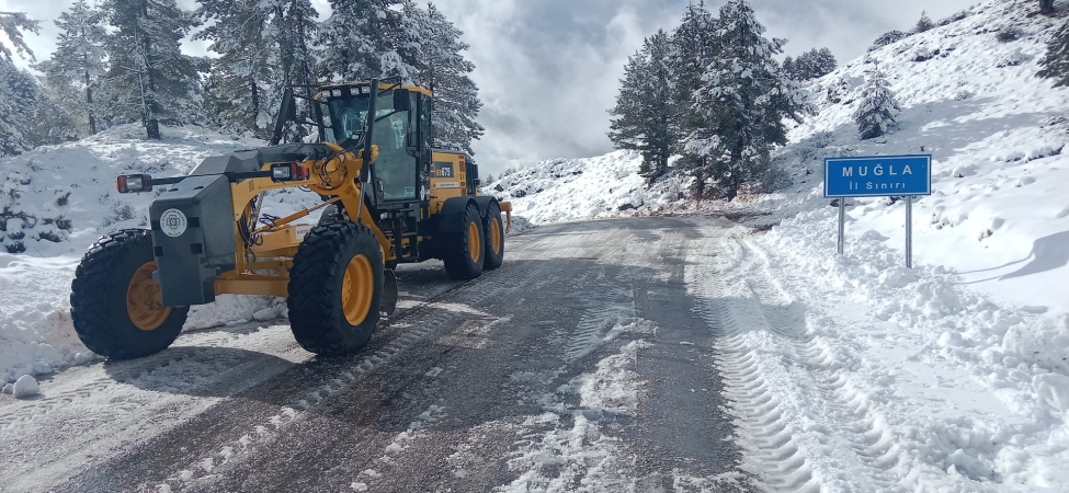 Muğla’da Karla Mücadele Aralıksız Devam Ediyor (3)