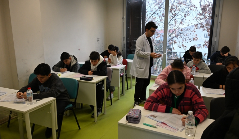 Öğrenciler MABEM’in Ödüllü Sınavında Ter Döktü (5)