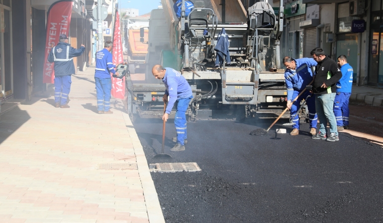 TEMEL CİNGÖZ CADDESİ’NDE SONA GELİNDİ, ESNAFIN YÜZÜ GÜLDÜ