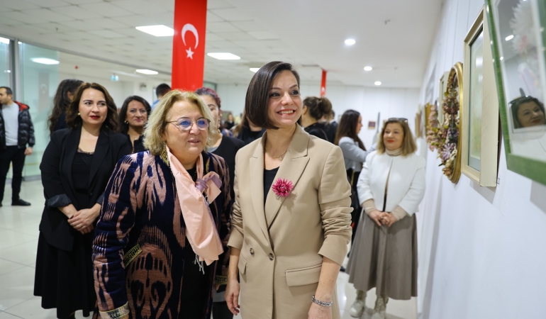 Karabağlar ‘da kozalar çiçek açtı