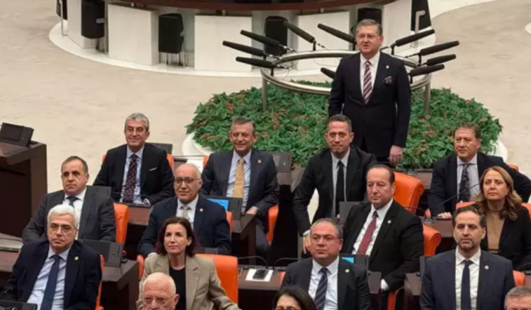 TBMM’de emekliler için nöbet 5. gününde: “Mücadeleden vazgeçmeyeceğiz”