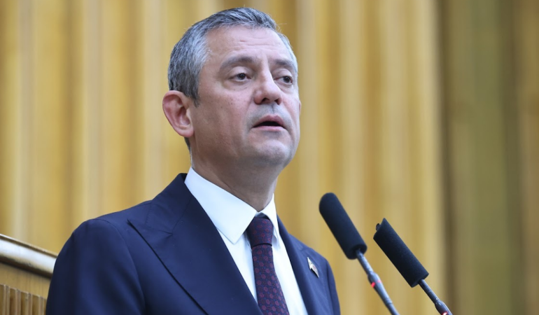 Özel’den emekliler için ortak teklif çağrısı: Emekli aylığını, asgari ücrete eşitleyelim