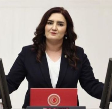 sevda-erdan-kilic-yenigun-1747232374