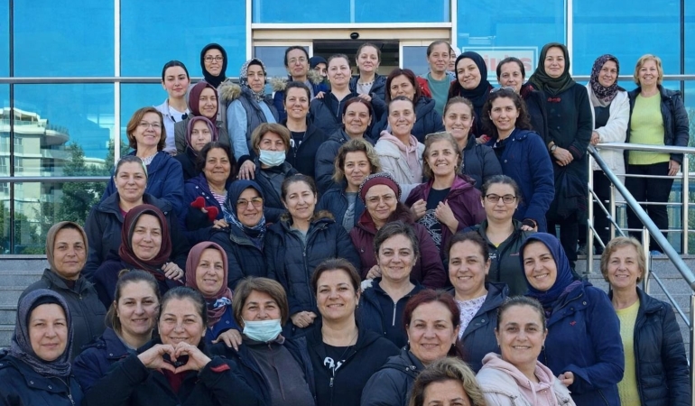 YUNUSEMRE’DEN KADINLARA YÜZME KURSU