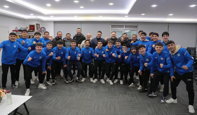 1 Aliağa Helvacı Spor U-18 Takımı İzmir Şampiyonu Oldu
