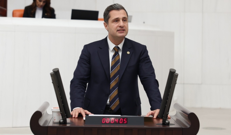 İzmir’de öğrencilere Erdoğan ve din içerikli sorgulama