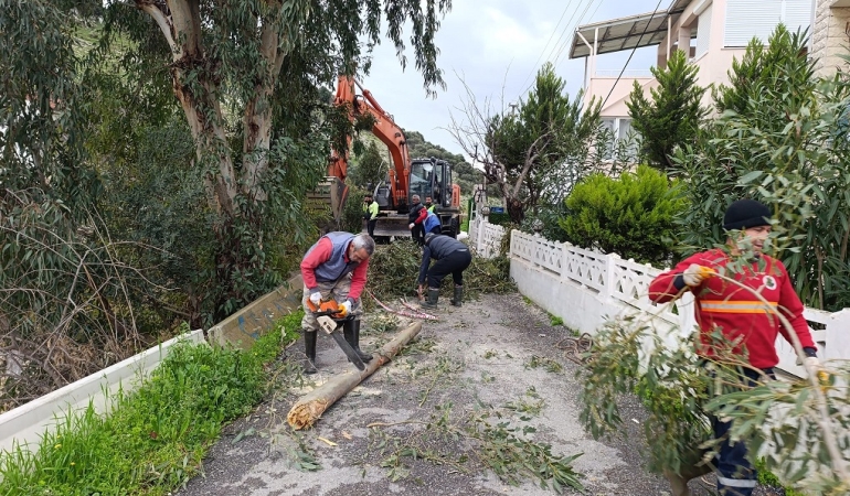 Menderes Belediyesi’nden Vatandaşa Temizlik Desteği